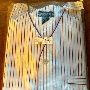 Mens, short sleeve, knee length pajamas , size XLT